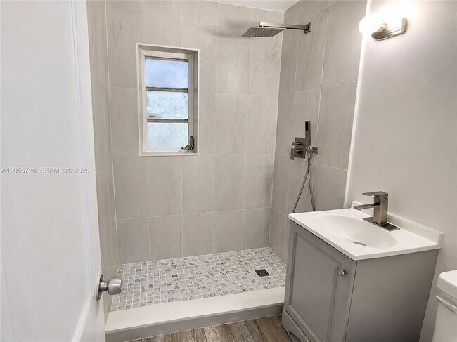 Building Photo - 740 NW 130th St