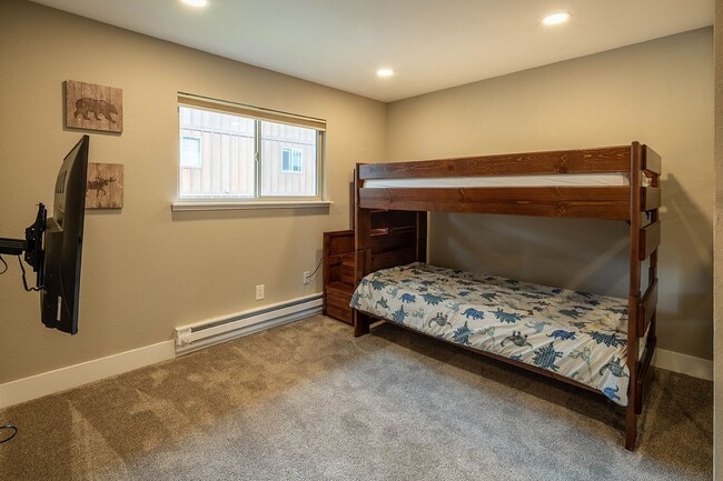 Building Photo - Tahoe Donner- Long Term Rental $2900
