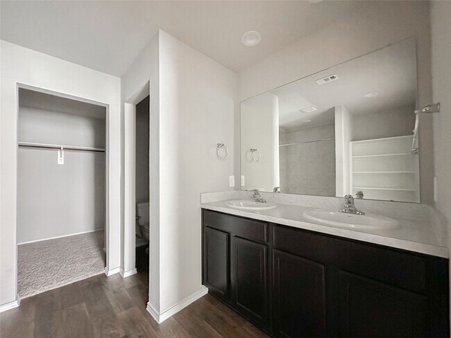 Building Photo - 40507 Birch Shadows Ct