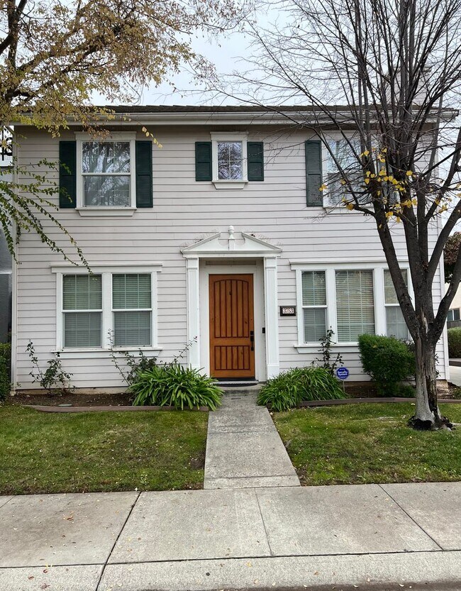 Building Photo - West Lake Estate