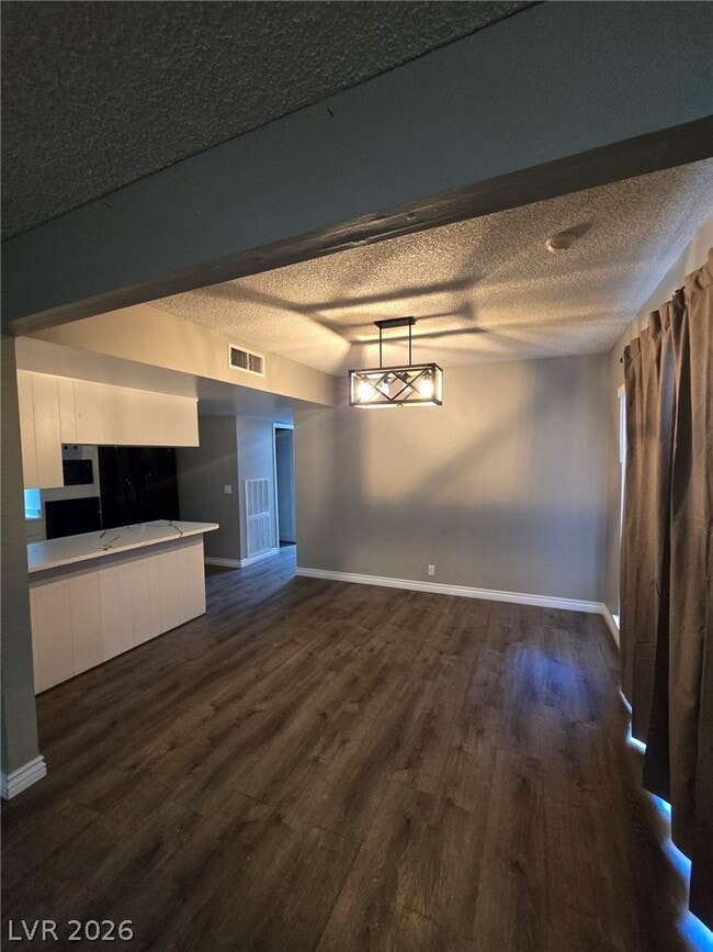 Building Photo - 3612 Mt Vernon Ave