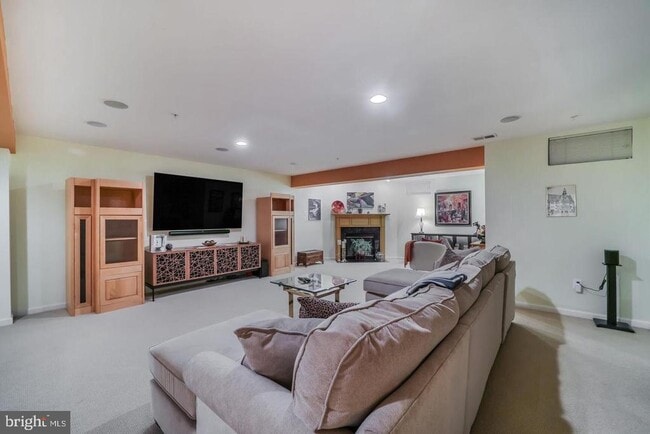 Building Photo - 2157 Vittoria Ct