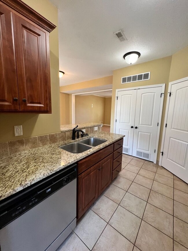 Building Photo - Olivia Farms Subdivision