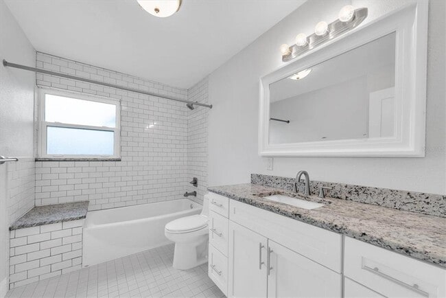 Building Photo - 907 Narcissus Ave