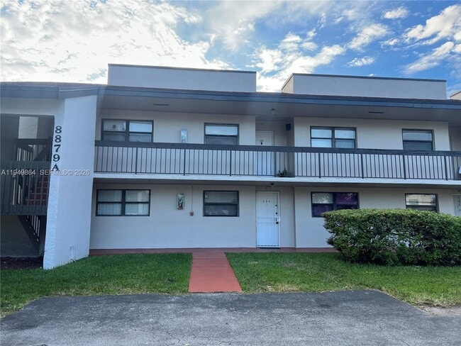 Building Photo - 8879A Fontainebleau Blvd