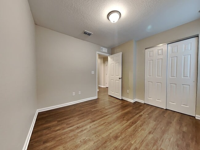 Building Photo - 7033 Camfield Landing Dr