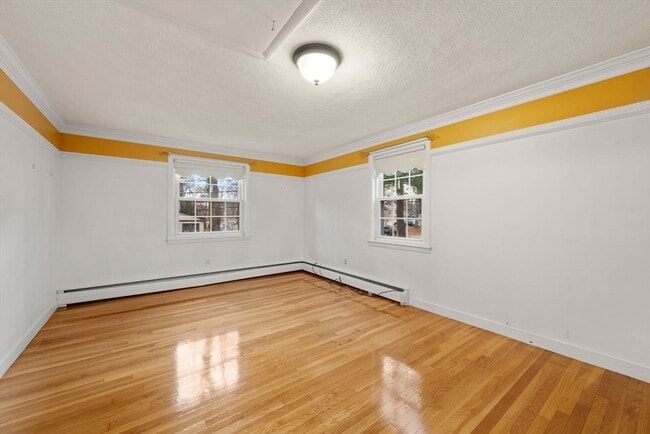 Building Photo - 39 Harland Rd