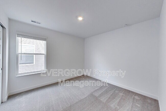 Building Photo - 4543 Nokes Pl