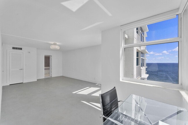 Building Photo - 1360 S Ocean Blvd