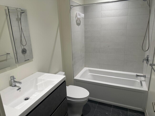 Building Photo - 38 Ladds Ln