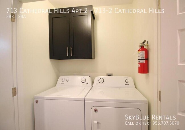 Building Photo - 713 Cathedral Hl