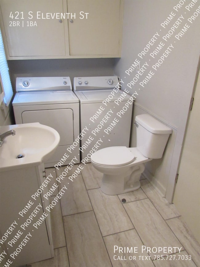 Building Photo - 421 S Eleventh St-