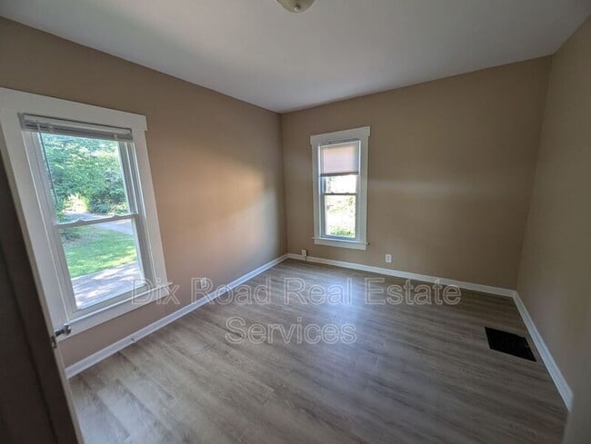 Building Photo - 1406 Calumet Ave