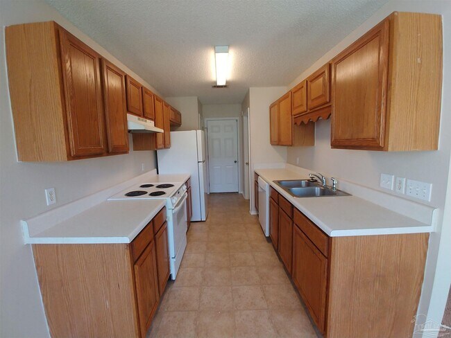 Building Photo - 2491 Redoubt Ave