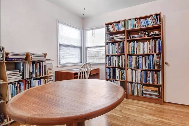 Building Photo - 6519 Hanna Ave