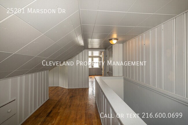 Building Photo - 25201 Marsdon Dr