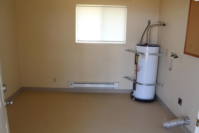 Building Photo - 2 Bed/1 Bath House in North Pasco