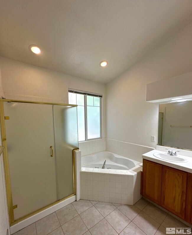 Building Photo - 2662 Pride Dr