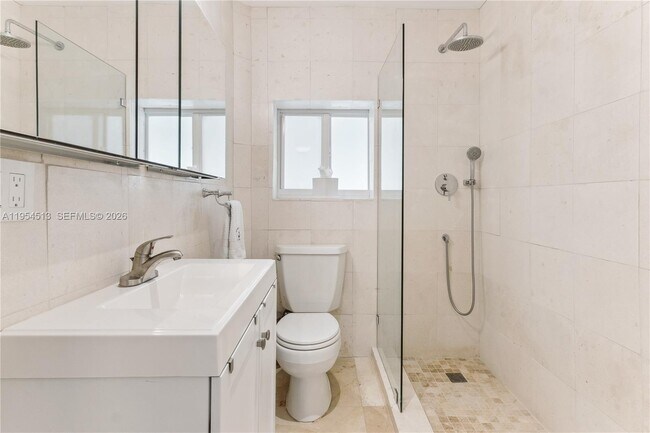 Building Photo - 13801 S Biscayne River Dr