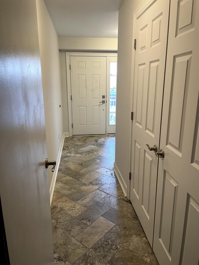 Tiled Foyer 1 - 164 Justin Dr