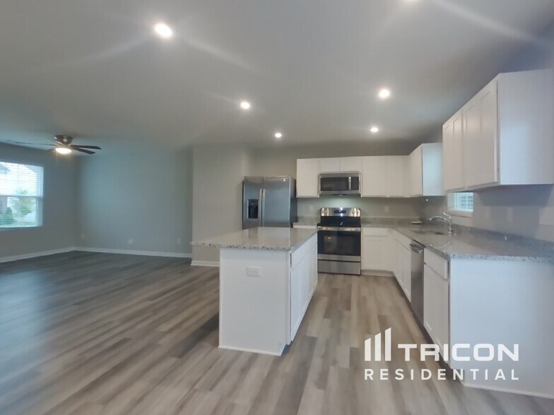 Building Photo - 1804 Quail Run Wy