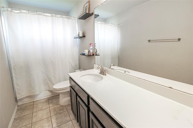 Building Photo - 5954 Heron Dr