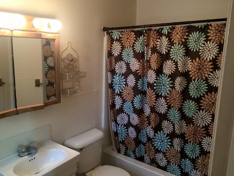 Building Photo - 35 Boston Ave