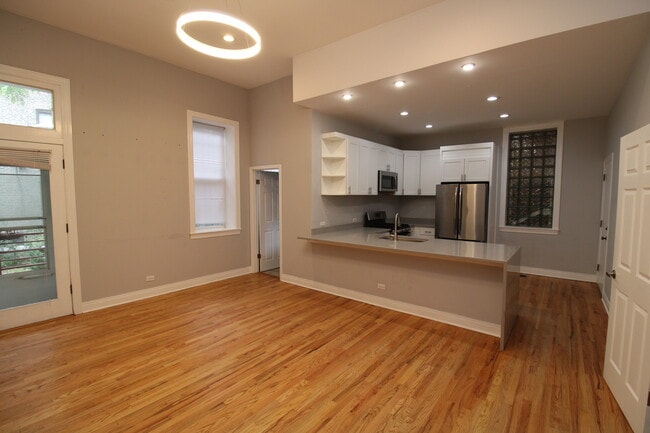 Building Photo - 1435 N Ashland Ave