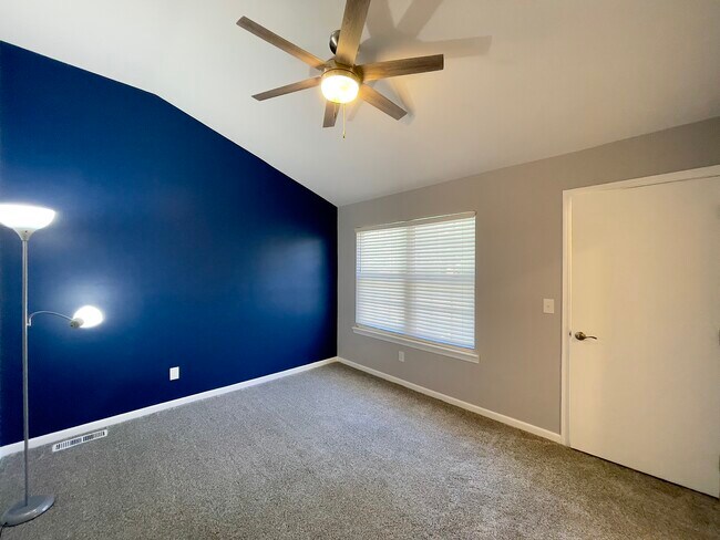 Building Photo - 1305 Hanford Sq