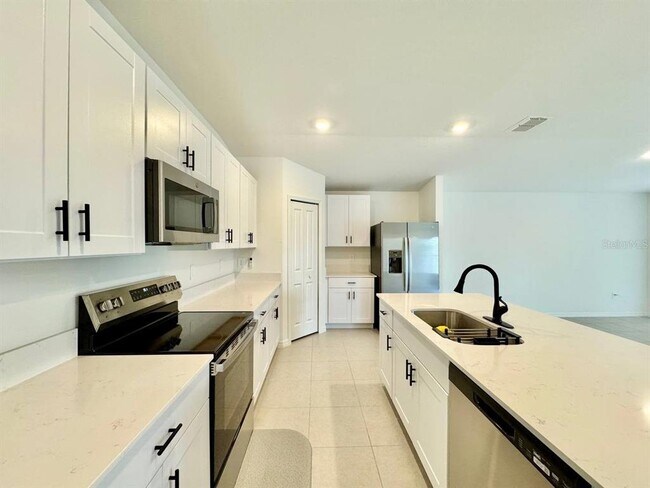 Building Photo - 10275 Purple Leaf Ct