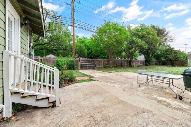Building Photo - 4501 Banister Ln