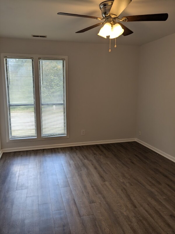 Building Photo - 2111 Peppertree St