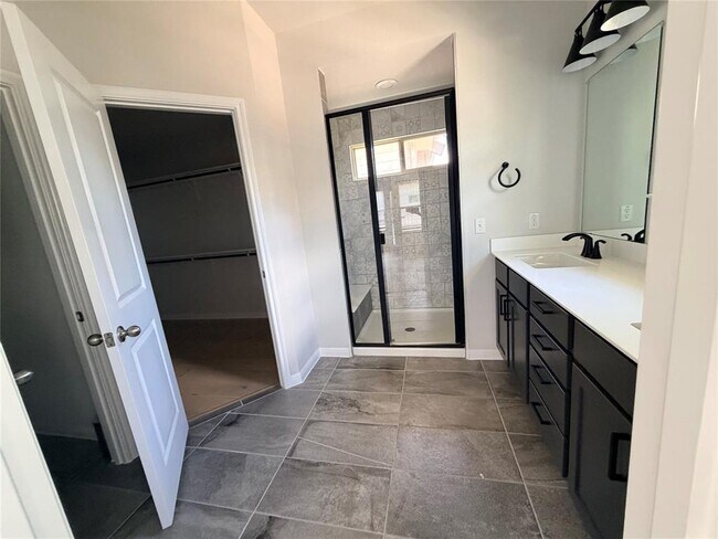 Building Photo - 2813 Hopi Path