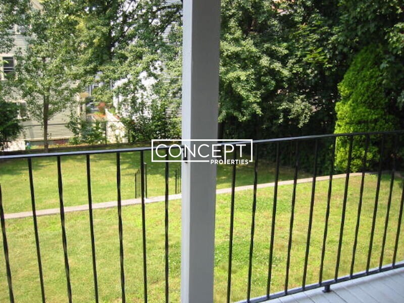 Building Photo - 38 Cherry St