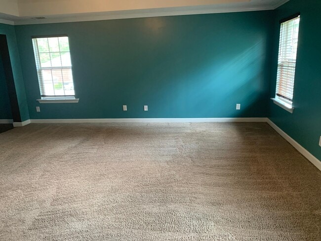 Building Photo - 5140 Wells Dr