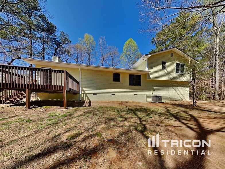 Building Photo - 220 Cypress Cir