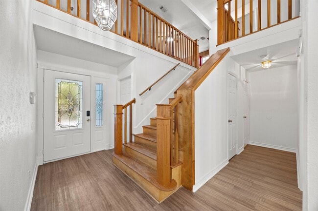 Building Photo - 12 Dewthread Ct