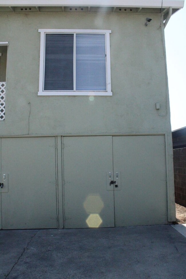 Building Photo - *MOVE IN SPECIAL-HALF OFF!* - Upstairs 1 Bedroom, 1 Bathroom Unit in Antioch with Yard and Storag...