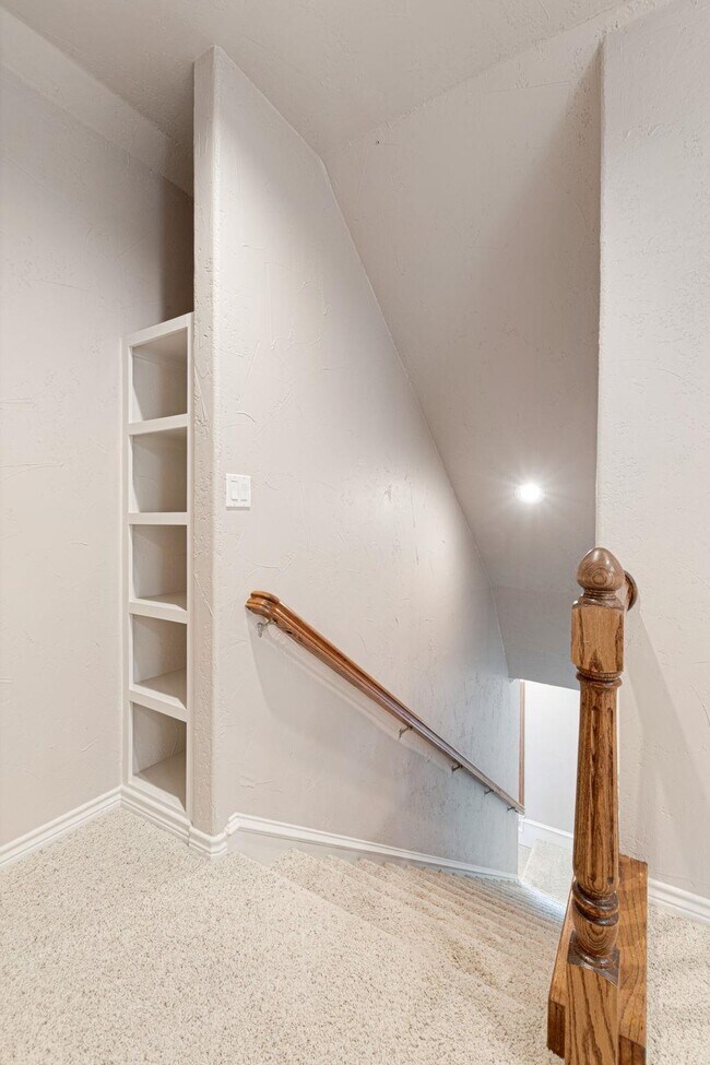 Building Photo - 101 Up There