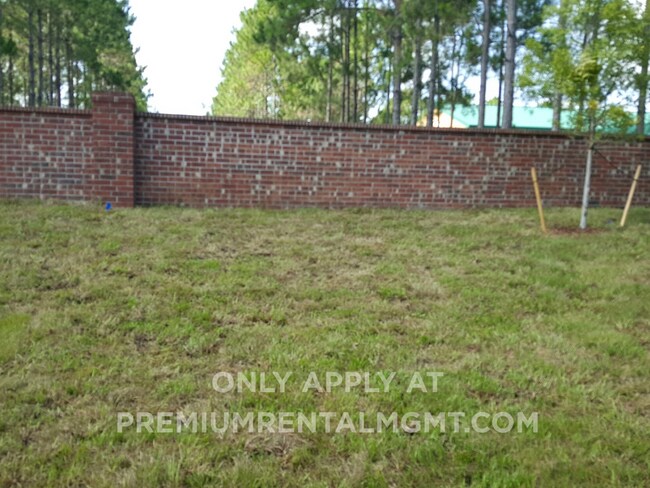 Building Photo - 1065 Vinsetta Cir