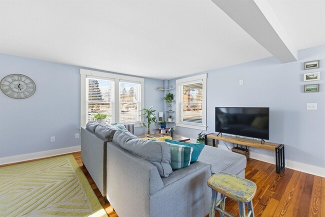 Building Photo - 26 Snow St