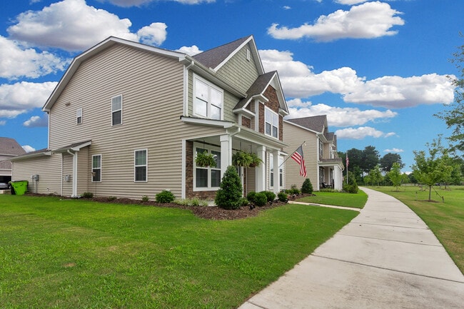 Building Photo - 1011 Yellowwood Aly