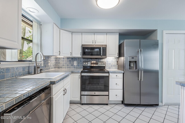Building Photo - 4765 Marsh Hammock Dr W
