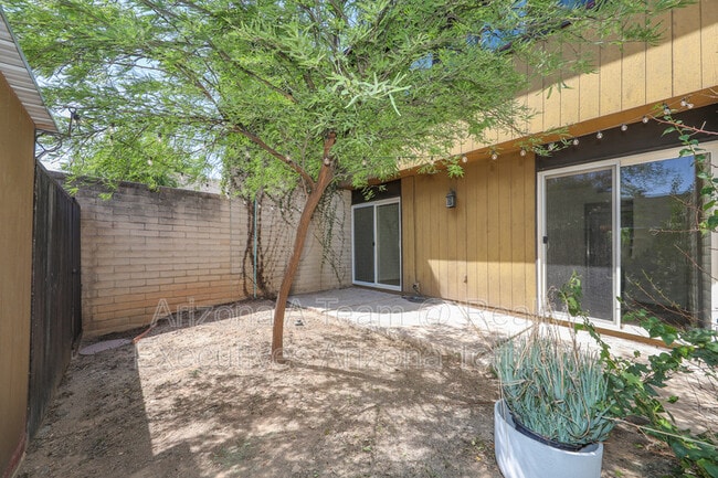 Building Photo - 5701 E Glenn St