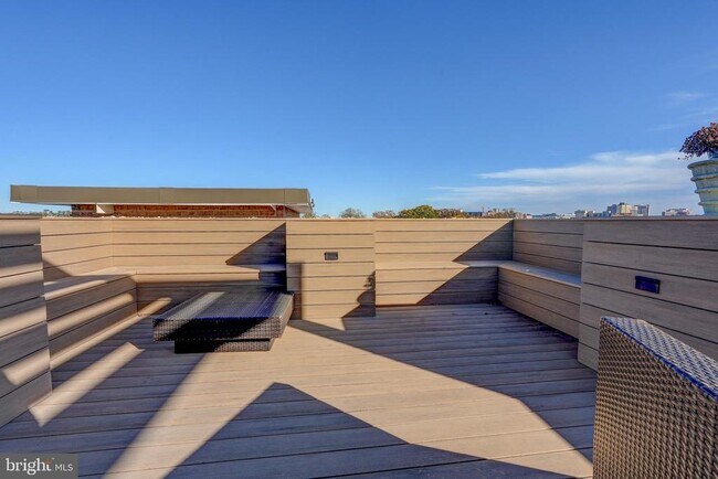 Building Photo - 1900 Lyttonsville Rd