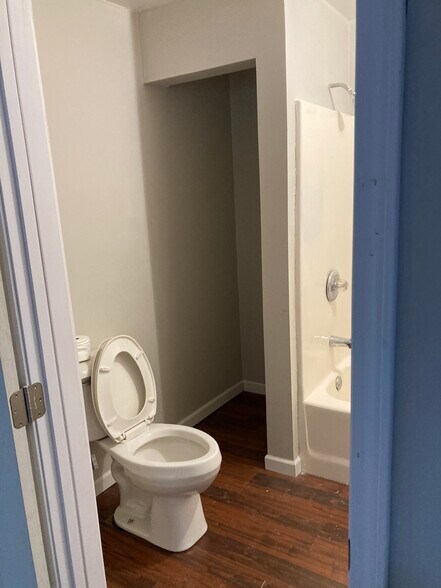 Building Photo - 173 Richardson St