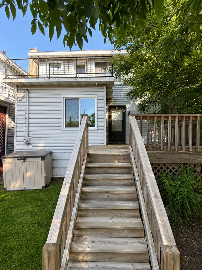 Building Photo - Available Immediately! 3 Bed 1 Bath Single Family Home!
