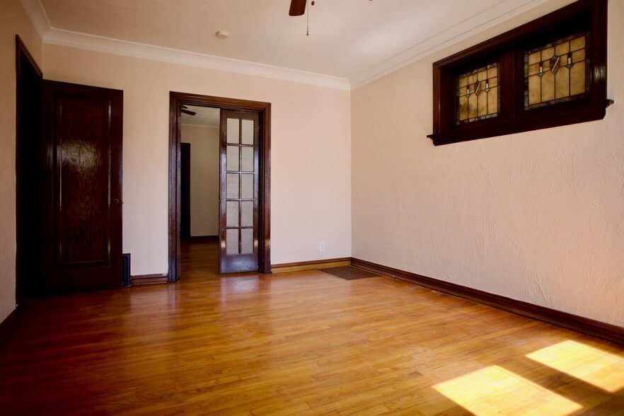 Building Photo - 3927 Dunnica Ave