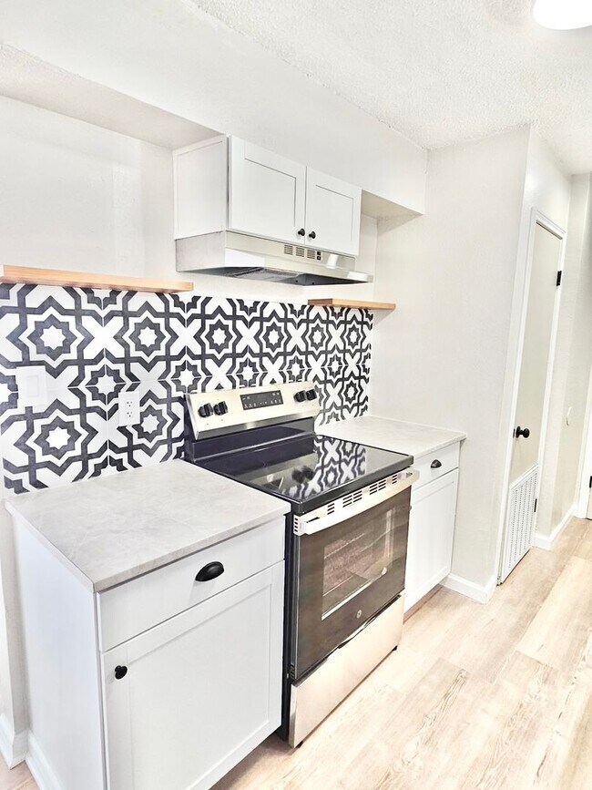 Building Photo - Place to call home