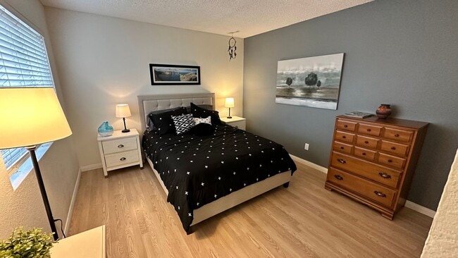 Building Photo - Furnished, 6-month minimum rental, Procure Only